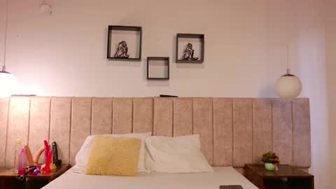 Juls online show from 03/23/26, 08:02