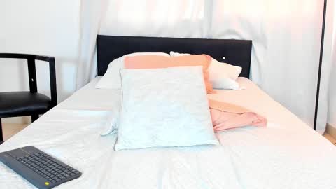 Daila Smith  online show from 02/12/25, 07:45