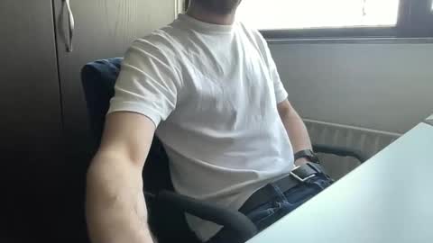 Snapshot of dailybully chatting on 02/27/26, 09:53 Your daily dose online show from 02/27/26, 09:53