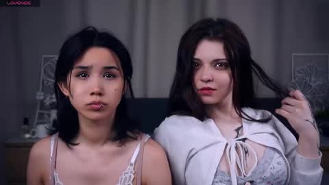 Aoi and Lily best friends online show from 05/31/26, 08:21