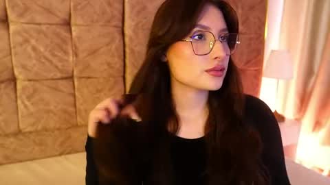 Lauren            online show from 04/08/26, 12:38