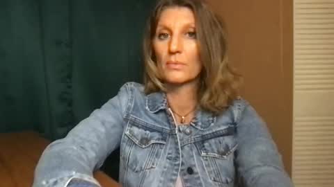 Daisy137 online show from 01/05/25, 01:24