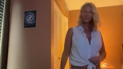 Daisy137 online show from 04/19/26, 04:39