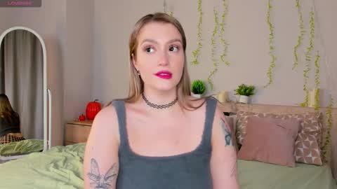 Viickie online show from 03/27/26, 09:32