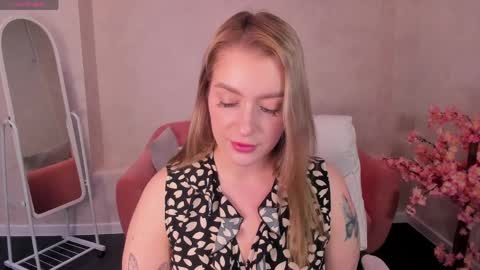 Viickie online show from 03/29/26, 01:16