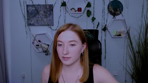 Snapshot of daisy_candy chatting on 01/25/25, 02:58 Little Di online show from 01/25/25, 02:58