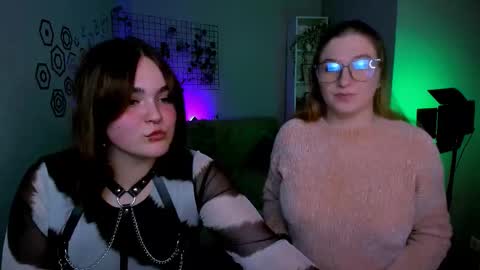 Snapshot of daisy_candy chatting on 10/12/25, 07:57 Little Di online show from 10/12/25, 07:57