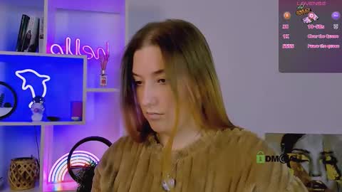 Snapshot of daisy_candy chatting on 12/13/25, 08:47 Little Di online show from 12/13/25, 08:47