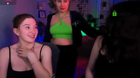 Little Di online show from 06/17/26, 12:24