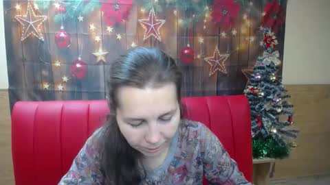 Snapshot of daisyedit chatting on 12/19/25, 06:53 DaisyEdit online show from 12/19/25, 06:53