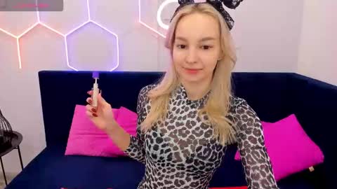 daisymellifluous online show from 12/23/25, 01:47