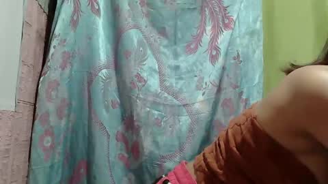 Snapshot of daisymuffinx chatting on 10/28/25, 02:31 Daisy online show from 10/28/25, 02:31