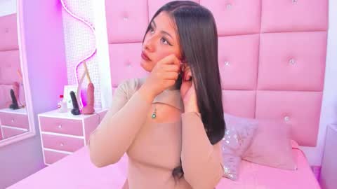 Mariana online show from 11/17/25, 11:49