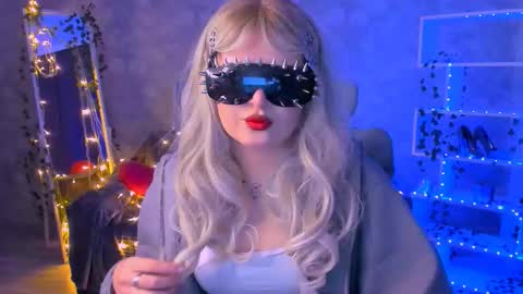 Daisy online show from 02/20/26, 01:22