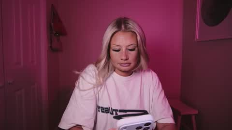 Snapshot of daisyy888 chatting on 01/16/26, 02:59 daisy online show from 01/16/26, 02:59