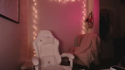 Snapshot of daisyy888 chatting on 02/06/26, 02:27 daisy online show from 02/06/26, 02:27