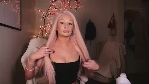 Snapshot of daisyy888 chatting on 02/13/26, 12:50 daisy online show from 02/13/26, 12:50