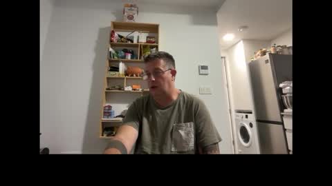 Snapshot of daitarniii chatting on 11/16/25, 12:27 daitarniii online show from 11/16/25, 12:27