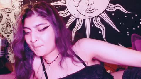 Snapshot of dak_7 chatting on 12/19/24, 11:14 -- -- help me reach 100 hands up online show from 12/19/24, 11:14