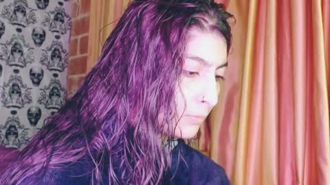 Snapshot of dak_7 chatting on 02/02/25, 06:04 -- -- help me reach 100 hands up online show from 02/02/25, 06:04