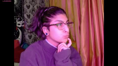 Snapshot of dak_7 chatting on 11/21/25, 02:54 -- -- help me reach 100 hands up online show from 11/21/25, 02:54