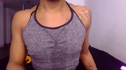 Snapshot of dakititwaa chatting on 12/13/25, 10:04 Twa online show from 12/13/25, 10:04