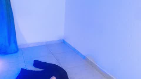 VALENTINA  online show from 11/17/25, 07:30