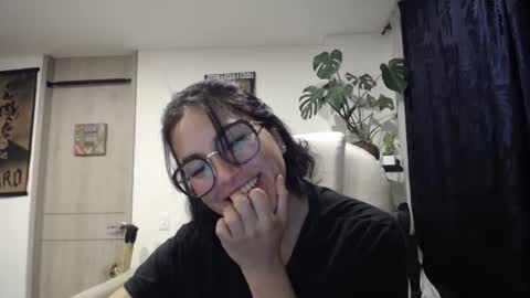 IG  dakotasofiaa online show from 12/20/24, 05:47