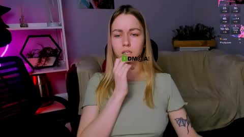 Snapshot of dakota4you chatting on 03/11/25, 01:16 Dakota online show from 03/11/25, 01:16