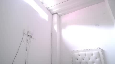 Snapshot of dakota_and_aron chatting on 02/01/26, 02:04 Dakota and Aron online show from 02/01/26, 02:04