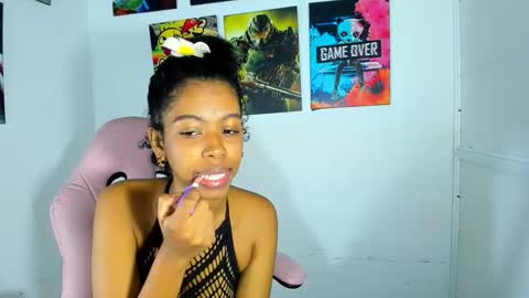 Snapshot of dakota_evans18 chatting on 11/13/25, 03:05 DAKOTA online show from 11/13/25, 03:05