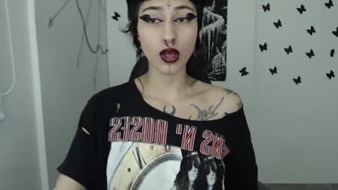 Snapshot of dakota_krall_ chatting on 02/27/25, 03:04 dakota online show from 02/27/25, 03:04