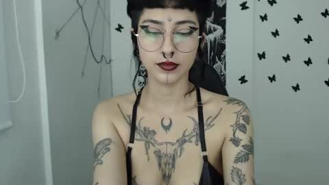 Snapshot of dakota_krall_ chatting on 02/28/25, 01:05 dakota online show from 02/28/25, 01:05