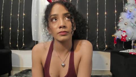 Snapshot of dakota_m01 chatting on 12/18/24, 04:42 Dakota online show from 12/18/24, 04:42