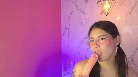 dakotaa_johnson online show from 05/14/26, 08:04