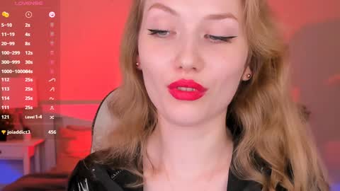 Snapshot of dakotamabs chatting on 12/14/24, 12:55 Dakota online show from 12/14/24, 12:55