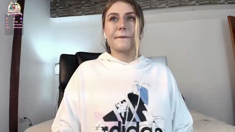 Snapshot of dakotarobbins_ chatting on 12/28/24, 11:52 dakotarobbins_ online show from 12/28/24, 11:52