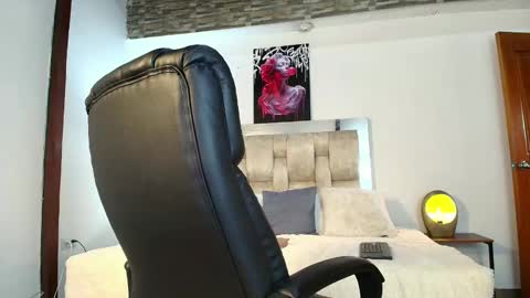 Snapshot of dakotarobbins_ chatting on 12/29/24, 03:24 dakotarobbins_ online show from 12/29/24, 03:24