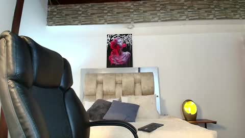 Snapshot of dakotarobbins_ chatting on 01/05/25, 02:19 dakotarobbins_ online show from 01/05/25, 02:19