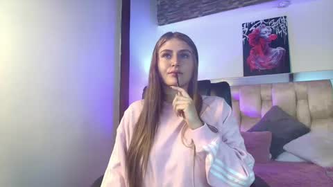 Snapshot of dakotarobbins_ chatting on 03/07/25, 08:44 dakotarobbins_ online show from 03/07/25, 08:44