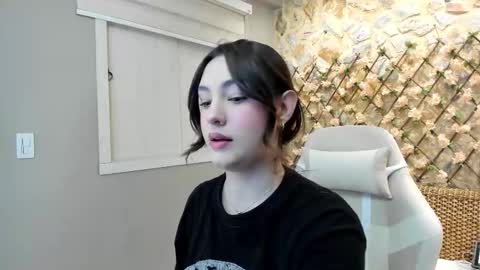 Dakota  online show from 12/01/25, 11:04