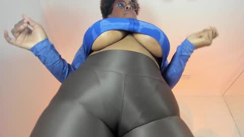 Snapshot of dakotasexshow2 chatting on 02/14/25, 10:58 Dakota Sex Show online show from 02/14/25, 10:58