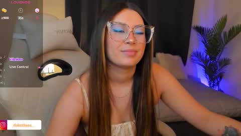 dakottaa__ online show from 02/07/26, 11:41