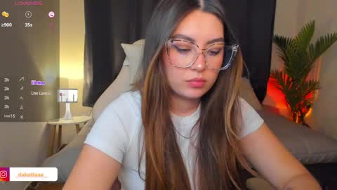 dakottaa__ online show from 04/09/26, 11:43