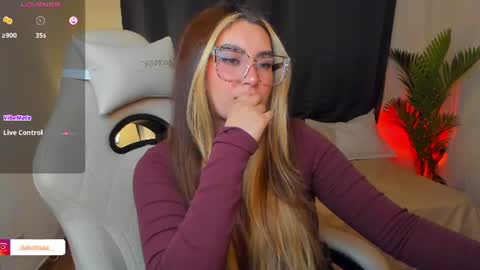 dakottaa__ online show from 07/01/26, 12:12