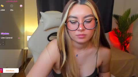 dakottaa__ online show from 07/02/26, 03:23