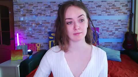 Snapshot of dalia_peach chatting on 03/17/26, 09:56 Dalia online show from 03/17/26, 09:56