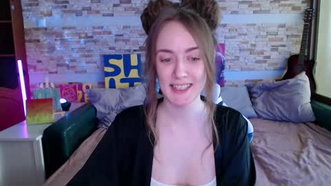 Snapshot of dalia_peach chatting on 03/28/26, 09:42 Dalia online show from 03/28/26, 09:42