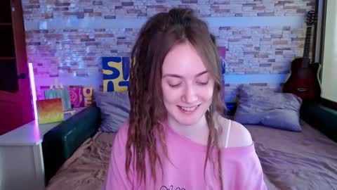 Snapshot of dalia_peach chatting on 03/29/26, 10:37 Dalia online show from 03/29/26, 10:37