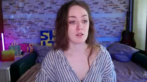 Snapshot of dalia_peach chatting on 04/14/26, 10:32 Dalia online show from 04/14/26, 10:32